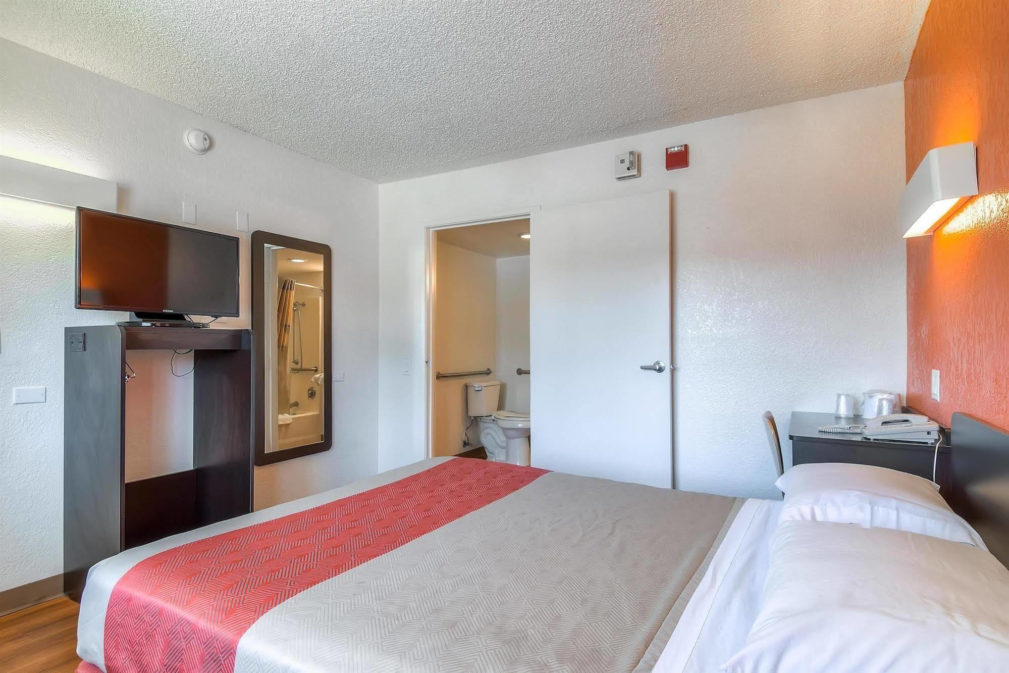 Motel 6-Long Beach, Ca - Los Angeles ภายนอก รูปภาพ