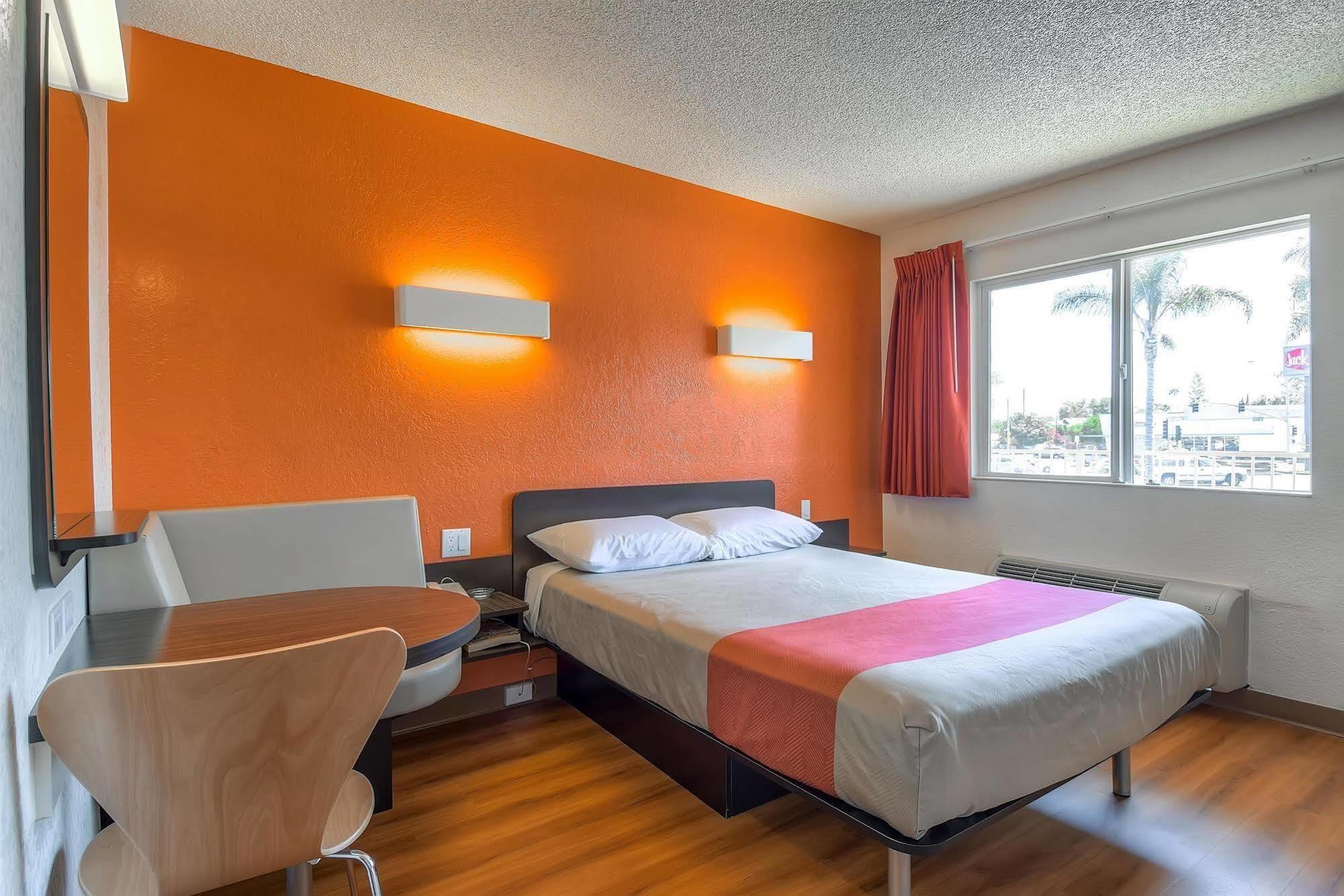 Motel 6-Long Beach, Ca - Los Angeles ภายนอก รูปภาพ