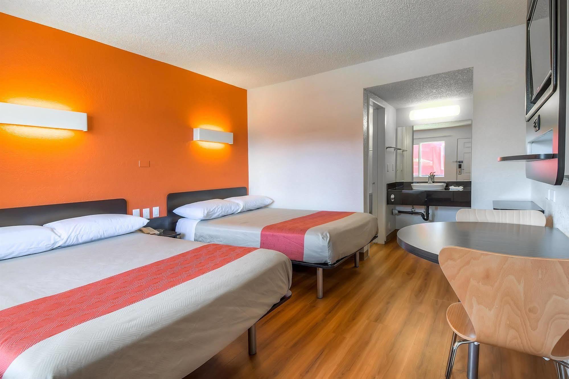 Motel 6-Long Beach, Ca - Los Angeles ภายนอก รูปภาพ