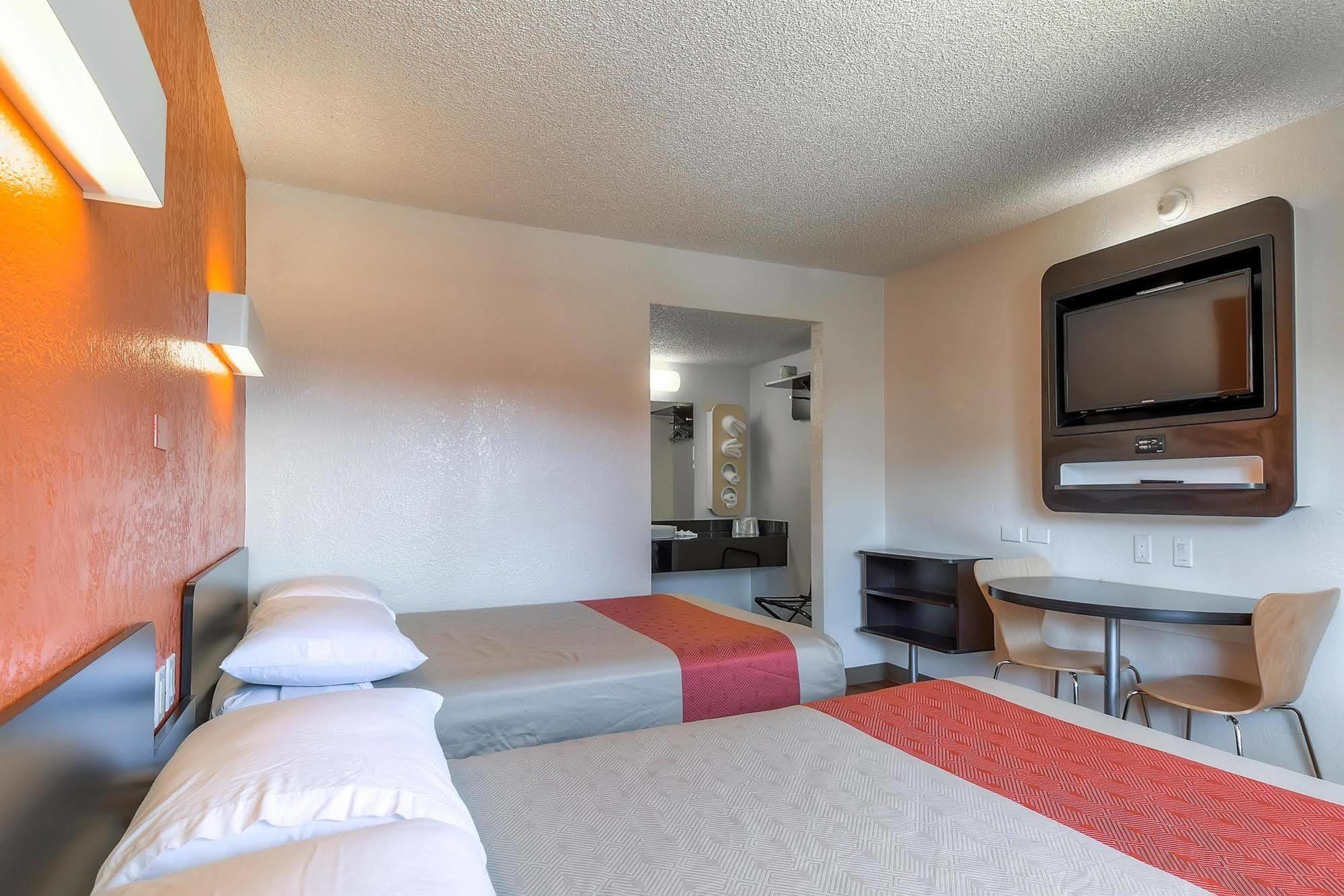 Motel 6-Long Beach, Ca - Los Angeles ภายนอก รูปภาพ