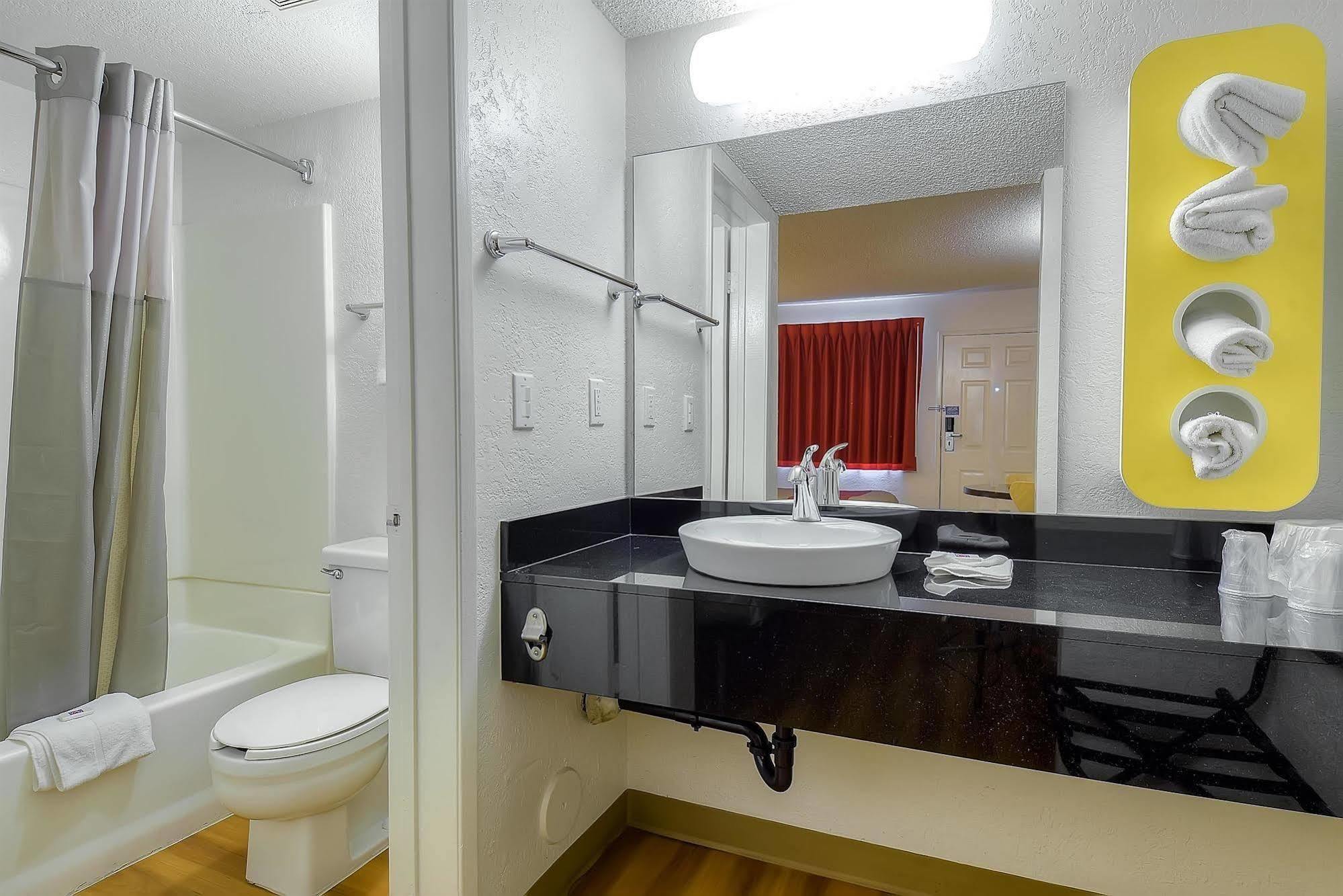 Motel 6-Long Beach, Ca - Los Angeles ภายนอก รูปภาพ